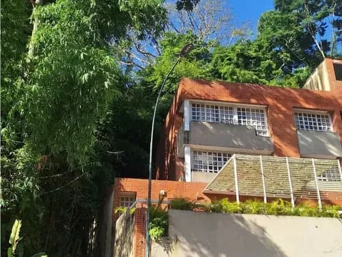 Urbanización Miranda, Casa En Venta. 529m2. 5h/5b/3pe