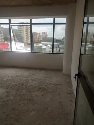 Dt Vendo Oficina C.c.jardín Mañongo Clientes Directos Que Esperas Para Tener Tu Oficina Ubicado En Jardín Mañongo Oficina En *obra Gris* Centro Comercial *jardín Mañongo* Calle Transitada ,