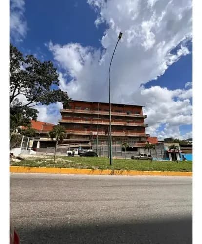 Se Alquila Planta Industrial Pb 650m2. La Yaguara