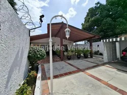 Amplia Casa En Venta El Limón Sector El Piñal 1164 Mts Con Planta Eléctrica Total 26-13244 Hc