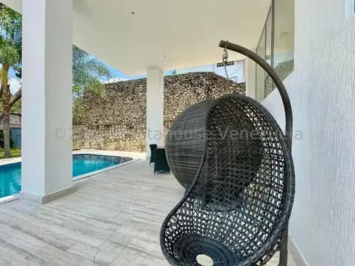 *casa En Venta En El Castaño Con Piscina De Lujo Maracay 783mts Mmarin 24-15100