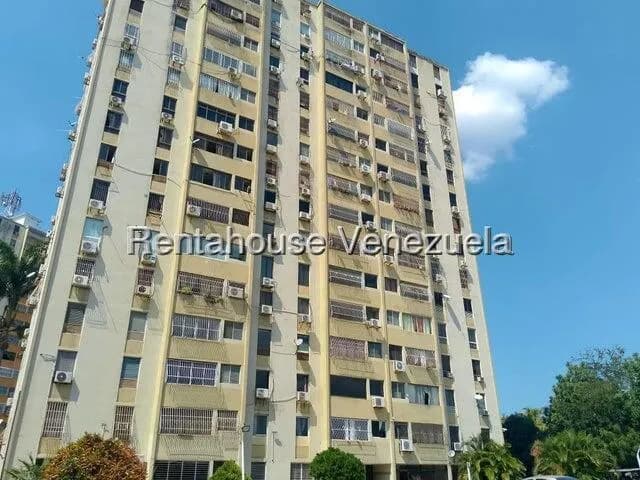 Apartamento (Multiples Niveles) en Venta en Club Hipico Las Trinitarias, Lara