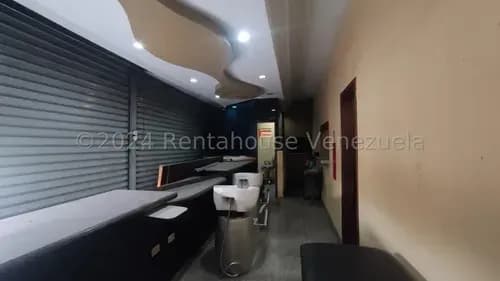 Daniela Linarez Alquila Edificio Comercial De Dos Niveles Con Mostrador, Tienda, Almacén, Oficinas Con Baños, Ascensor De Carga, Ubicado En El Centro De Barquisimeto
