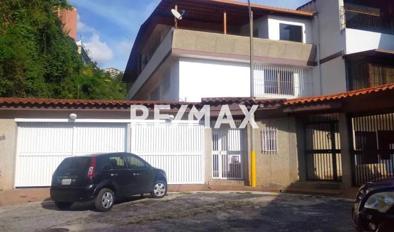 AMPLIA Y LINDA CASA EN VENTA EN COLINAS DE SANTA MÓNICA
