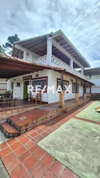EN VENTA HERMOSA PROPIEDAD MULTIPROPOSITO CASA DE CAMPO CLUB POSADA Borota