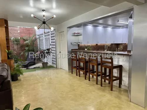 Casa En Venta En Santa Cecilia Caracas Angela Tochon