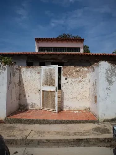 Casa Para Remodelar En El Paraíso I Ic-00038
