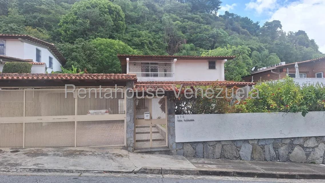 Casa (Duplex) en Venta en Santa Paula, Distrito Metropolitano