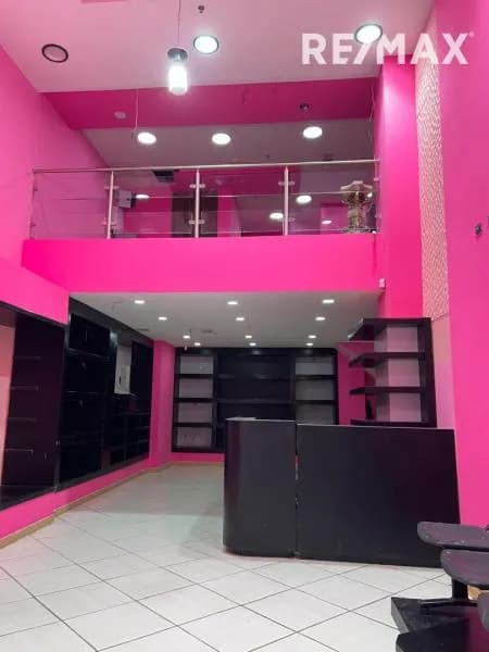 Oportunidad Única: Local en Venta en el Centro Comercial Buenaventura