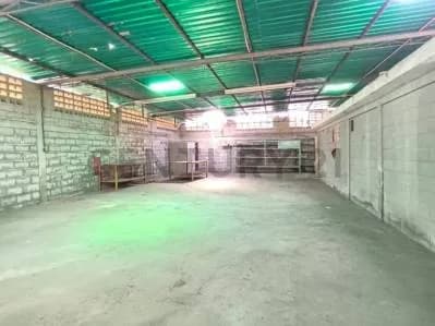 Se vende casa para restaurar con Galpon de 874 m2, Sector 24 de Julio
