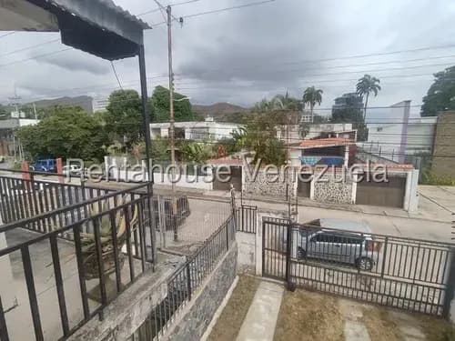 Buscas Casa Comercial Para Remodelar, Con Excelente Ubicacion, Cercana A Zona En Creciente Desarrollo. Restaurantes Centros Comerciales. Cuenta Con Terreno 503 Mts, Y Construcion De 354 Mts.