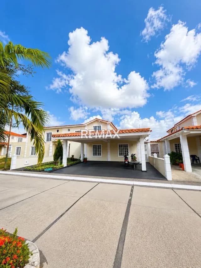 EN VENTA HERMOSA CASA EN URB ALTO PRADO, SECTOR TIPURO. MATURÍN-MONAGAS