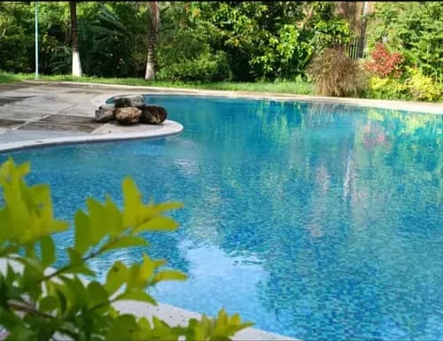 Amplia Y Cómoda Casa 560mt2, Piscina De 25 Mts De Largo. Estupendos Jardines 3000 Mts2. Casa Dos Plantas 5 Cuartos Todos Don Baños Terrazas . Caminerias . Tanque Subterráneo De 140,000 Litros De Agua