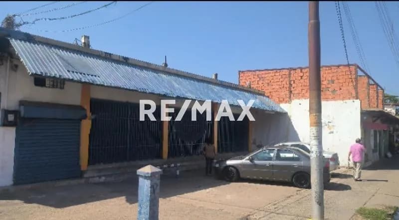 LOCAL COMERCIAL EN ALQUILER EN BARCELONA AV JUAN DE URPIN