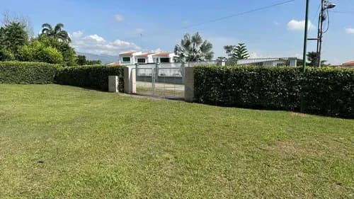 Mml Cod: 326782 Casa Dos Niveles, Ubicada En La Urb. Privada Safary Country Club, 185.000$ Clientes Directos