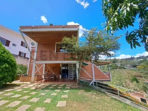 En Venta Encantadora Casa, Ubicada En Lomas Del Halcón, El Hatillo