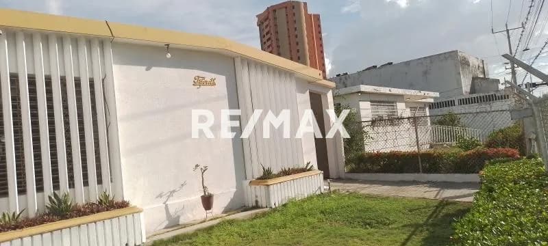 CASA QUINTA URBANIZACION MARACAIBO