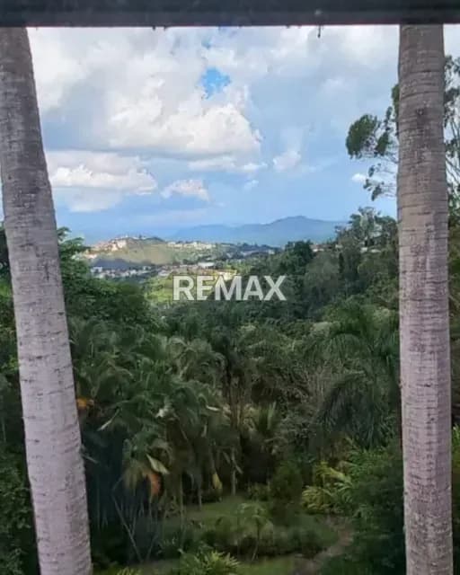 Exclusividad y Naturaleza: Casa Joya Impecable en La Lagunita