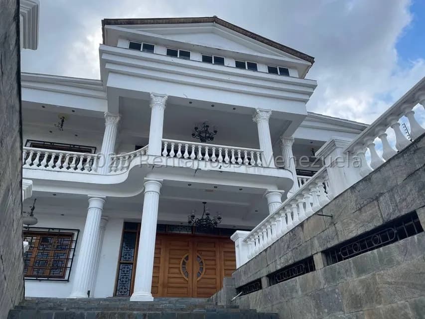 Casa (Multipes Niveles) en Venta en El Marques, Distrito Metropolitano