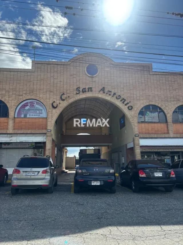 En Venta Local en el Centro Comercial Antonio Cabudare
