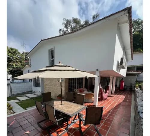 En Venta Casa De Esquina En La Urb. El Peñon, En Calle Cerrada.