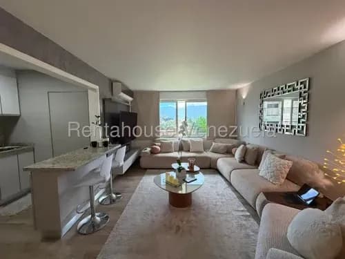 Apartamento En Venta Las Esmeraldas Lp