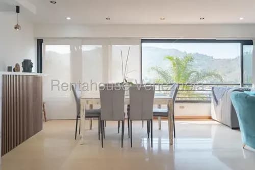 Town House En Venta En Lomas De La Trinidad De Multiples Niveles 26-17885