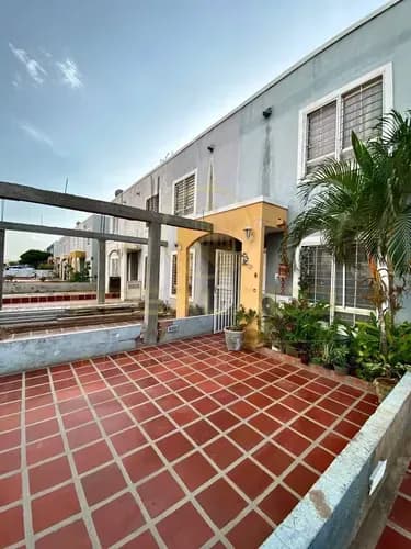 Cv-1950 Zona Oeste Townhouse Conjunto Residencial Caminos De La Lagunita Etapa I
