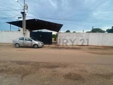 Se vende terreno de 1200 m2 con galpon de 300 m2 en el Barrio Sur America