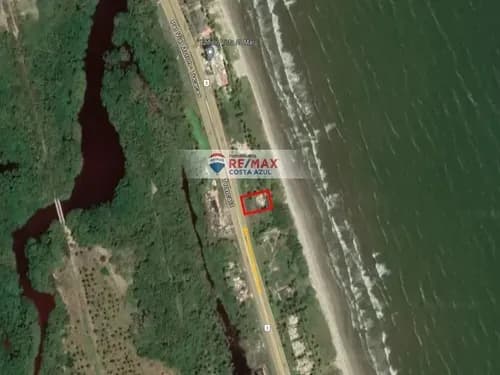 Remax Vende Terreno Frente Al Mar De 825 Metros Cuadrados Con Potencial Para Negocio Turistico, Tucacas