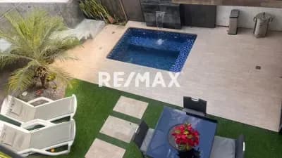 Venta Hermoso Tonwhouse en Colinas de Guataparo
