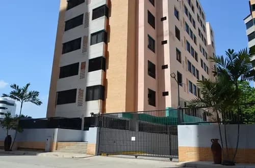 En Alquiler Impecable Apartamento Totalmente Equipado En Piso Bajo Con Pozo De Agua Residencias Santa Clara, Urbanización Agua Blanca Mc-ind