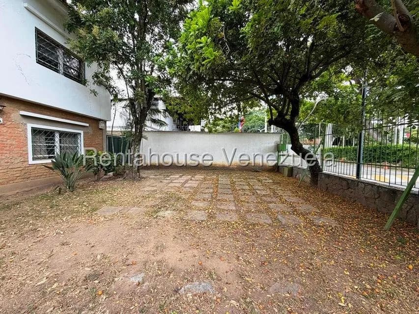 Comercial (Local Comercial) en Alquiler en Valle Arriba, Distrito Metropolitano
