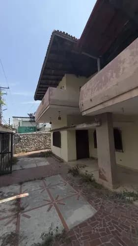 Alquiler: Imponente Casa Comercial Con Gran Fachada Corporativa Urbanización El Viñedo Sg:320914