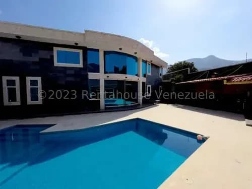 Hermosa E Impecable Casa En Venta En El Castaño Maracay Db 25-10214