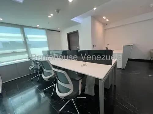 Oficina En Alquiler Torre Sena Las Mercedes 25-24645
