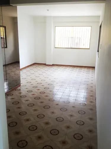 Casa Comercial En Alquiler, El Marques, Caracas, Deposito, Oficina, Consultorio, Showroon, Local,
