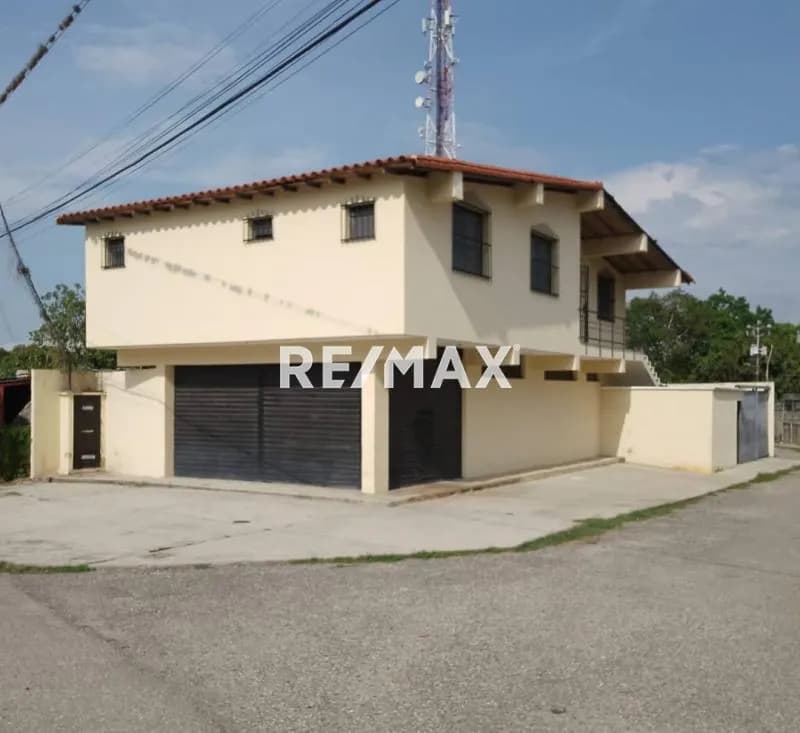 En Venta Edificio Comercial y Residencial, Ubicado en La Piedad Norte, cerca de La Intercomunal Cabudare Barquisimeto