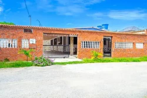 Hermosa Casa De Playa En Venta En Corrales Chirimena