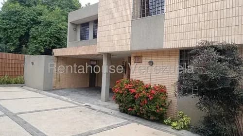 Juan Carlos González. Renta House Carabobo Vende Townhouse Res. Las Lajas Urb. Las Quintas Naguanagua Cuenta Con Planta Eléctrica 100% Mls #26-5843 Rah/jcg.