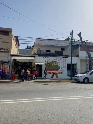 Propiedad En Catia La Mar. Principal De La Atlantida. 400mts