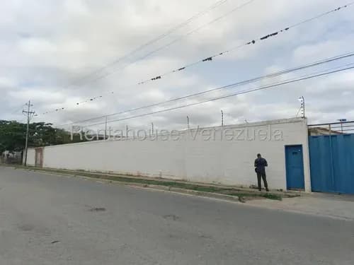 Amplio Galpón Deposito En Venta En Zona Industrial De Barquisimeto Lara Rc