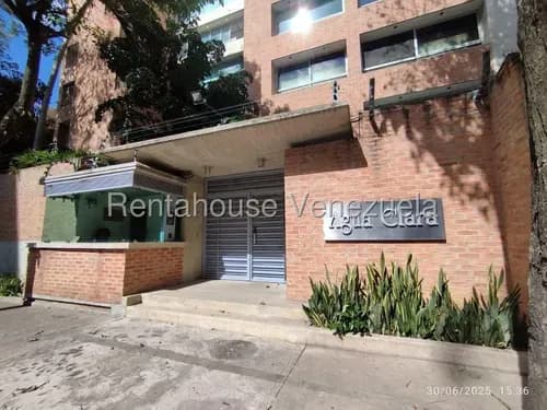 Apartamento En Alquiler Impecable Y Actualizado En Los Naranjos De Las Mercedes #26-13167 Magaly