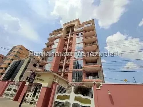 Jip 26-4610. Rentahouse Vende Lujoso Apartamento De 177 Mts2, Conectado A Pozo, Planta Electrica, Piscina,.acepta Financiamiento. Urb La Arboleda. Maracay