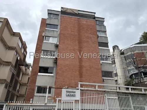 Comodo Apartamento En Alquiler En Las Mercedes Mls #26-19864