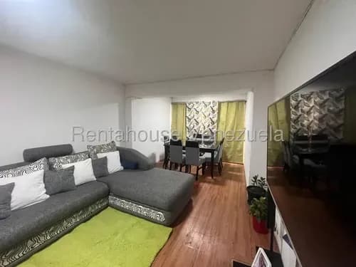 Muy Bien Ubicado Apartamento En Venta Chacao 26-18517 Hgk