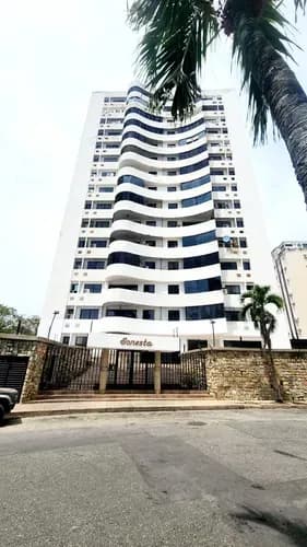 Apartamento En Venta En Residencia Sonesta Urbanización Los Mangos. Mg11