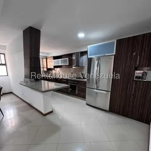 En Ciudad Jardín Mañongo, Rentahouse Ofrece En Alquiler Confortable Apartamento Amoblado Y Equipado De 110 M2, Con Equipo Exclusivo Del Inmueble Tipo Inversor Para Suministro Eléctrico