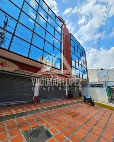 Amplia Oficina En Venta Calle Ribas Zona Centro, Maracay Edo Aragua.