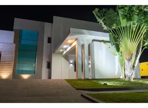Venta De Casa Villa En Lecheria